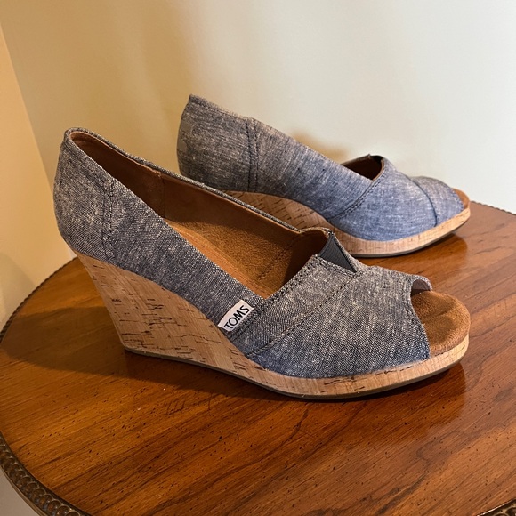 TOMS Classic Espadrille Wedge Open Toe Sandal Navy Slub Chambray EUC.Size 7 - Picture 9 of 10